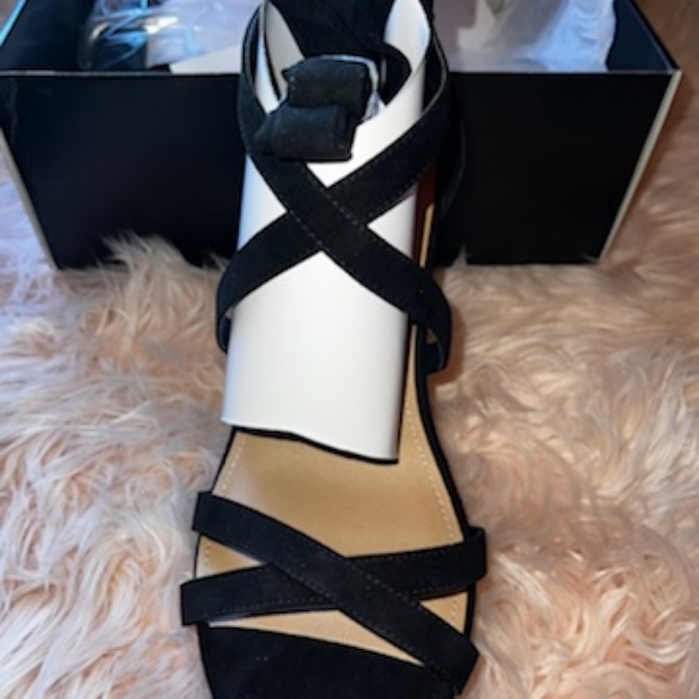 Size 12w woman's wedge